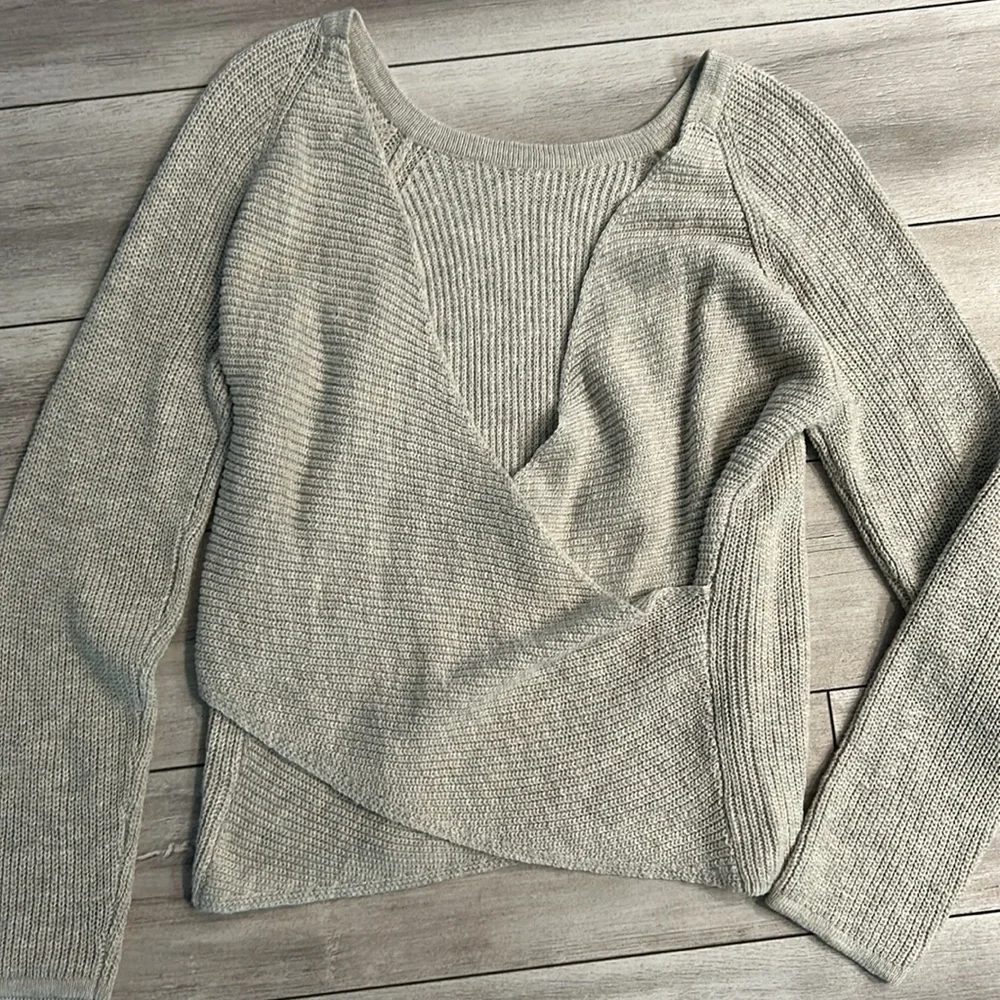 Aerie open back knit Sweater beige size medium NWT